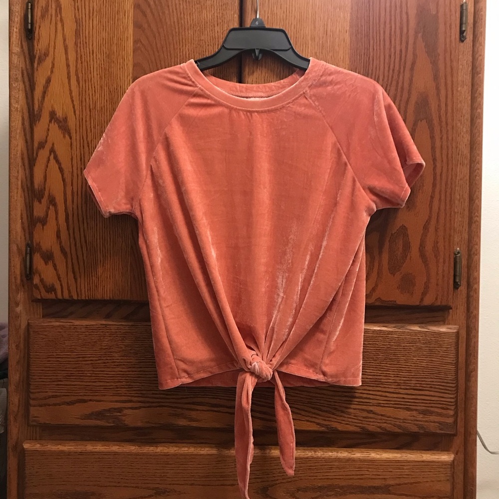 Pink velvet tie front tshirt size M